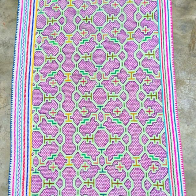 Cosmic Connection Kené Runner